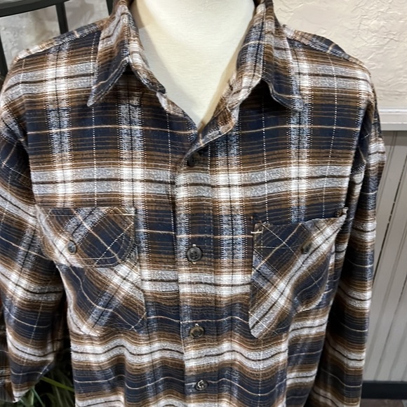 Canyon Guide Outfitters Flannel Shirt - Picture 2 of 5